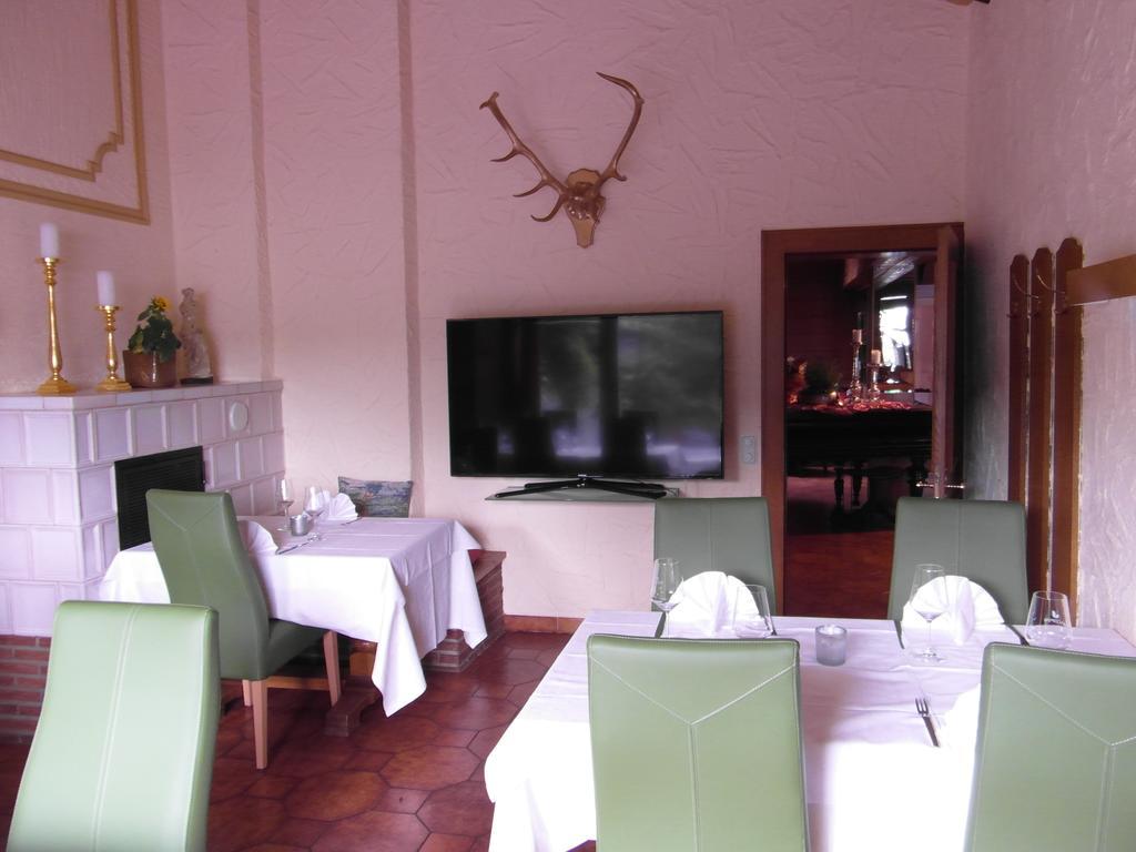 Castello Bianco Hotel Wadern Exterior photo