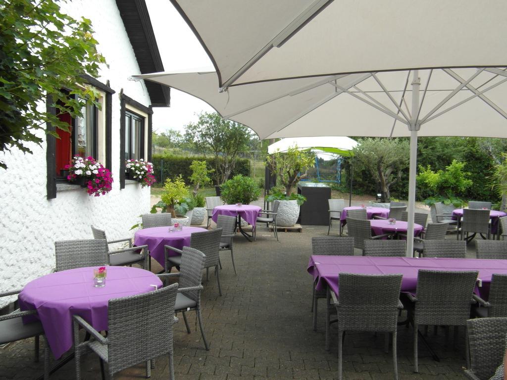 Castello Bianco Hotel Wadern Exterior photo
